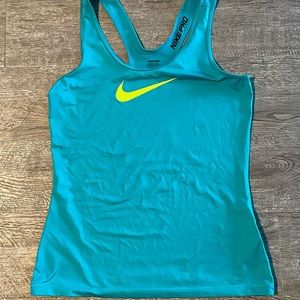 Medium Nike Pro tank